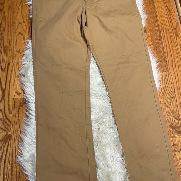 Old navy khaki pants - Picture 7 of 8